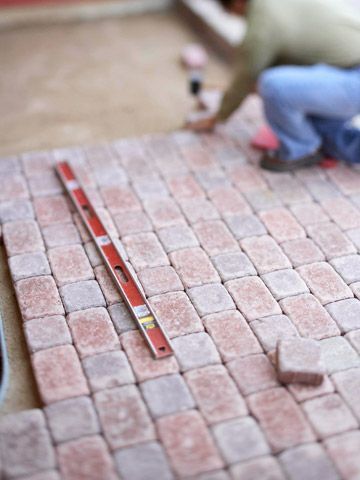 Cheap Pavers, Diy Paver, Diy Patio Ideas, Pavers Diy, Diy Patio Pavers, Cheap Patio, Budget Patio, Concrete Pavers, Brick Patios