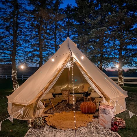 Glamping Tent Party, Glamping Wedding, Glamping Aesthetic, Glamping Dinner, Bell Tent Aesthetic, Glamping Aesthetic Night, Dti Theme Glamping (but With Glam), Glamping Bell Tent Interior, Bell Tent Glamping