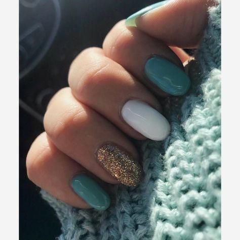 End of March 2018. Blue, gold and white almond nails. Short Nails With Gold, Blue And Beige Nails, Nails With Gold Sparkles, Green Short Nails, Blue Gold Nails, Nail Designs Summer Beach, White Almond Nails, Brother Presents, Nails With Gold