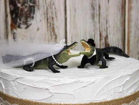 Gator Cake, Dinosaur Wedding Cake, Tiana Wedding, Laurel Ms, Bride And Groom Cake, Bride And Groom Cake Toppers, Wedding Cake Toppers Unique, Unique Cake Toppers, Gold Cake Topper