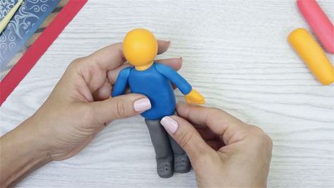 Air Dry Clay Person, Clay Person Easy, Air Dry Clay Figurines Diy, Polymer Clay People Easy, Diy Clay People, Polymer Clay People Tutorial, Air Dry Clay People, Clay People Easy, Air Dry Clay Figures Easy