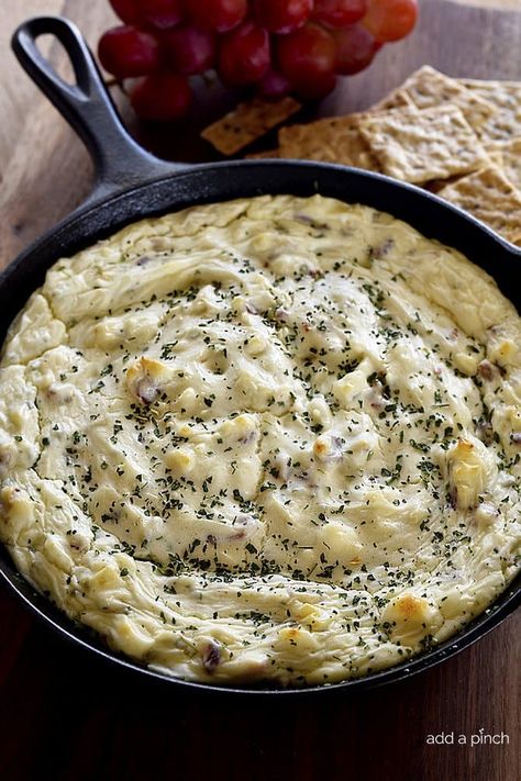 Party Appetizers Dips, Blue Cheese Dip Recipe, Bacon Dip Recipes, Blue Cheese Recipes, Dip Recipes Appetizers, Cheese Dip Recipe, Blue Cheese Dip, Bacon Dip, Cheese Dip Recipes