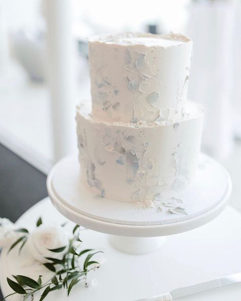 Simple Textured Wedding Cake, Blue Baby Shower Cake, Pastry Chef Cake, Light Blue Wedding Cake, Unique Bridal Dresses, Chef Cake, Baby Blue Weddings, Bebe Shower, Something Blue Bridal