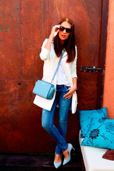 Paula Echevarría: 100 mejores looks - StyleLovely Baby Blue Bag Outfit, Light Blue Purse Outfit, Light Blue Bag Outfit, Blue Handbag Outfit, Blue Purse Outfit, Small Bag Outfit, Blue Bag Outfit, Blue Shoes Outfit, Baby Blue Shoes