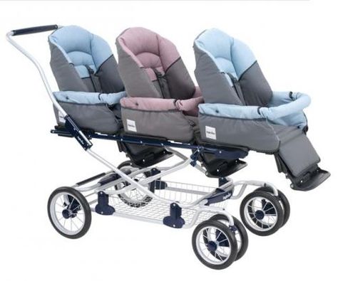 Pram for three -- Inglesina Domino Trio Triple travel system. Triplet Prams, Triplet Stroller, Triple Stroller, Multiples Baby, Twin Strollers, Vintage Pram, Triplet Babies, Bilik Idaman, Baby Bjorn