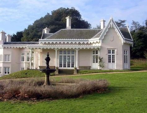 Adelaide Cottage, Royal Family History, Victorian Homes Exterior, Anmer Hall, Windsor Homes, English Manor Houses, Old Manor, Cottage Interior, English Manor