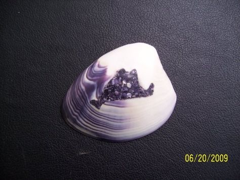 Martha's Vineyard island crushed shell inlay on a quahog shell Marthas Vineyard, Nantucket, Woodstock, Cape Cod