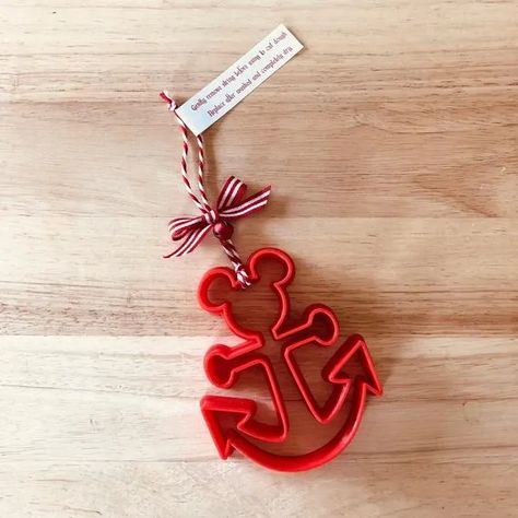 Disney Cruise Christmas, Fun Trinkets, Anchor Cookies, Disney Cruise Fish Extender, Emt Gift, Fe Gifts, Unique Magnets, Christmas Cruises, Fish Extender Gifts