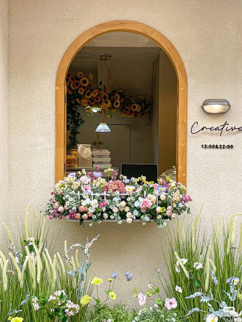 Shop Architecture, Flower Shop Interiors, Flower Shop Decor, Bakery Shop Design, Mini Cafe, Flower Cafe, Bakery Design Interior, Small Cafe Design, Cafe Shop Design