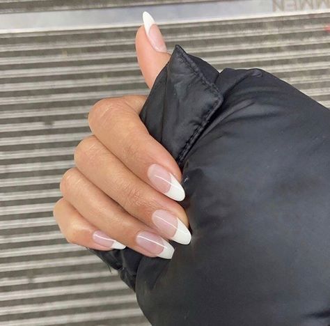 Thick French Tip, Paznokcie Hello Kitty, Almond Gel Nails, Almond Nails French, Kutek Disney, Girly Acrylic, Nagellack Trends, Nail Looks, Nagel Tips