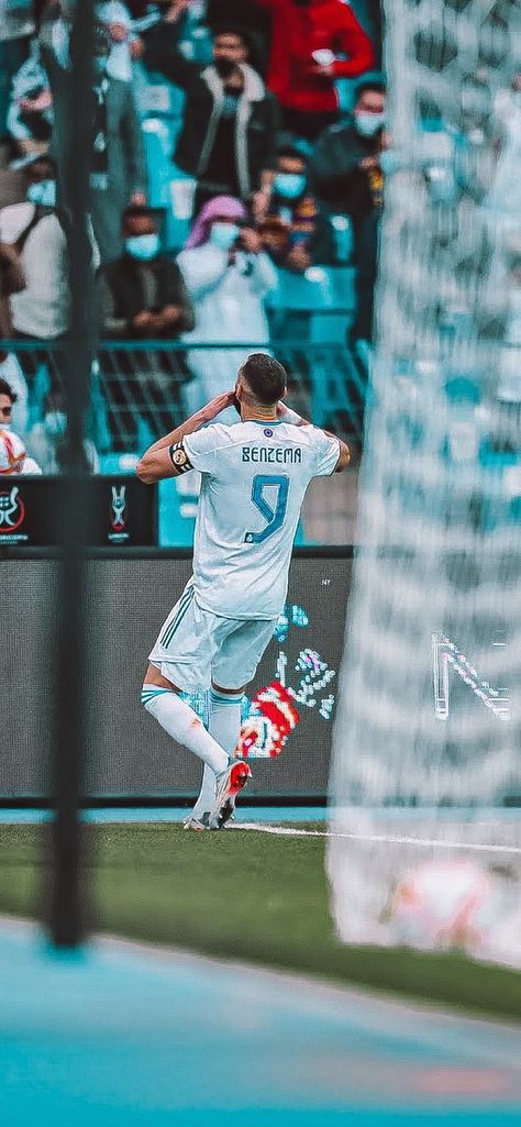 Kareem Benzema, Benzema Wallpaper, Wallpaper Real Madrid, Goat Football, Benzema Real Madrid, Real Madrid Photos, Real Madrid Team, Neymar Football, Real Madrid Wallpapers