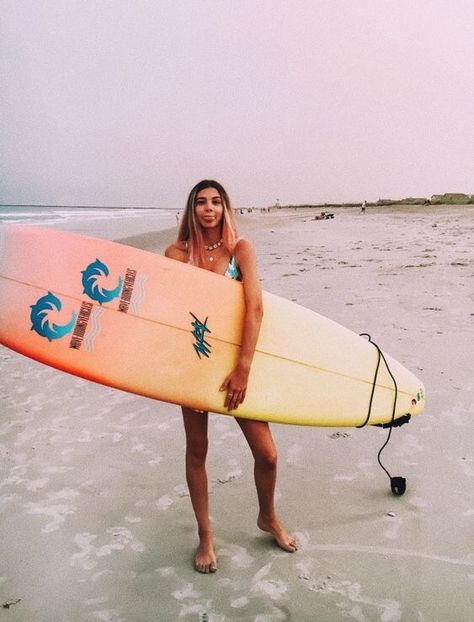 p i n t e r e s t || annalisekphillipss Alana Blanchard, Mavericks Surfing, Art Football, Home Beach, X Games, Burton Snowboards, Summer Goals, Surf Life, Skateboard Art