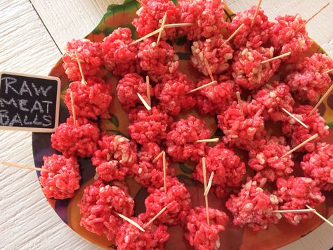 Halloween food. Spooky food.  "Raw meatballs" rice Krispy treats with red food coloring rolled into balls! follow @curlyhairconspiracy on Instagram Rice Crispy Meat Halloween, Raw Meat Rice Krispies, Halloween Munchies, Meatballs Rice, Gross Halloween Foods, Halloween Eats, Halloween Cakes Easy, Diy Halloween Food, Halloween Potluck