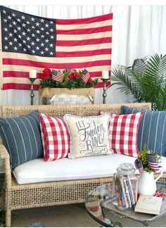 4th Of July Front Porch Decor, Patriotic Tree, Porch Party, Patriotic Porch, Americana Farmhouse, Summer Porch Decor, Deck Decor, Summer Deco, July Ideas