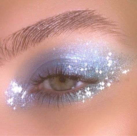 Image about beauty in Makeup by Lysandra Furstenberg Sky Blue Makeup, Shiny Makeup, Boho Makeup, Angel Makeup, Glitter Shadow, Glitter Fashion, Doll Eye Makeup, Magical Makeup, Beauty Aesthetic