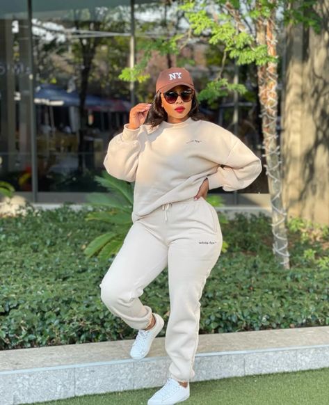 Ceo Outfit, Well Dressed Women Classy, Exercise Outfits, Airport Fit, Curvy Casual Outfits, High Fashion Branding, Trendy Outfits Winter, African Fashion Women Clothing, Everyday Fashion Outfits