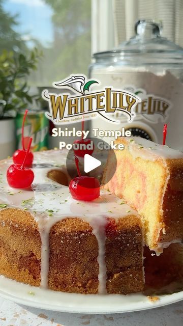 Shirley Temple Recipe, 7up Pound Cake, Delicious Holiday Desserts, No Competition, Cream Cheese Pound Cake, Butter Cake Recipe, 7 Up, Favorite Dessert Recipes, White Lily