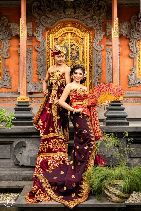 Indonesian Clothing, Indonesian Wedding, Bali Wedding, Queen Dress, Couple Posing, Costume Design, Traditional Dresses, Traditional Outfits, Pre Wedding