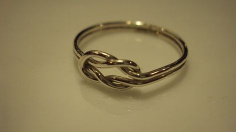 Buckle knot ring etsy  jewelry love knot celtic by jayy2009, $20.00 Hercules Knot, Sailor Knots, Cheap Engagement Rings, Platinum Wedding Band, Wire Work Jewelry, Knot Ring, Argentium Silver, Solid Gold Rings, Love Knot