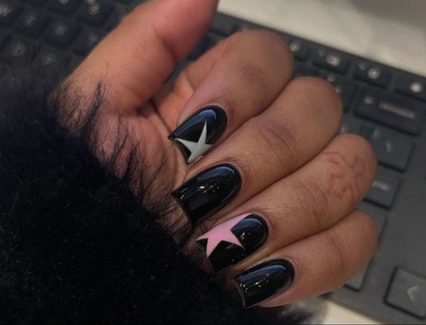 Black Nail Star Designs, Black With Stars Nails, Black Nails With Star Design, Black Star Nails Acrylic, All Black Nails With Design, Black Nails Stars, Black Short Acrylic Nails, Rockstar Nails Acrylic, Black Nails With Stars