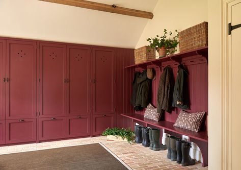 Farmhouse — Rosanna Bossom Cottage Hallway, Mudroom Laundry Room Ideas, Boot Room Utility, Laundry Room/mud Room, Mudroom Laundry Room, Paint And Paper Library, Dutch House, Mud Room Storage, Perfect Room