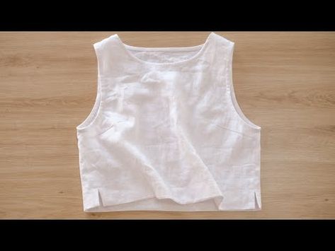 (1525) DIY linen crop top with side slits - YouTube Diy Linen Top, Linen Top Sewing Pattern, Basic Pattern Making, Bias Tape Neckline, Simple Crop Top, Diy Crop Top, Loose Crop Top, Natural Christmas Decor, Basic Pattern