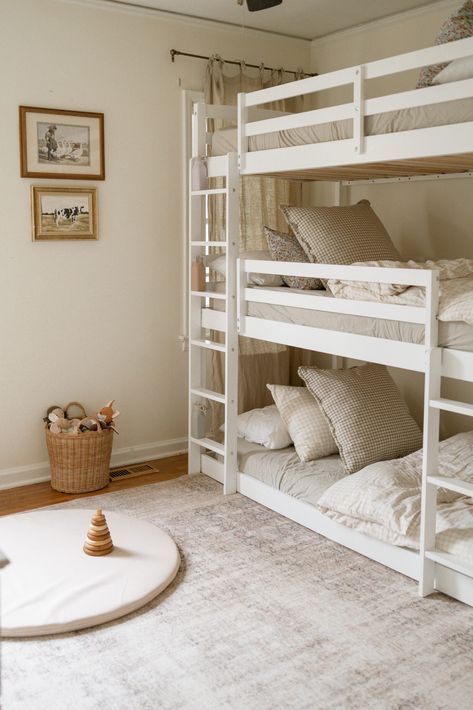 Bunk Beds 3 People, Sister Room Bunk Bed, Coed Bunk Beds Shared Bedrooms, Twin Triple Bunk Beds, Triple Bunk Bed Small Room, Triple Bunk Beds For Small Room, 3 Sister Bedroom Ideas, Small Room For 3 People, Styling Bunk Beds