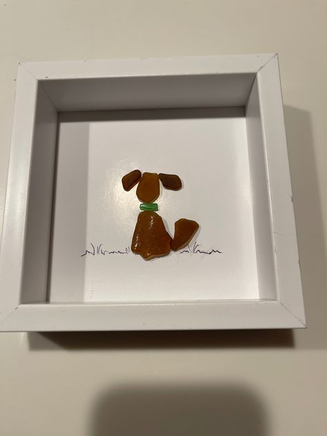 Sea Glass Art Friends, Seaglass Dog Art, Seaglass Ideas, Beach Glass Projects, Seaglass Crafts, Sea Glass Art Diy, Beach Craft, Sea Glass Art Projects, Beach Glass Crafts