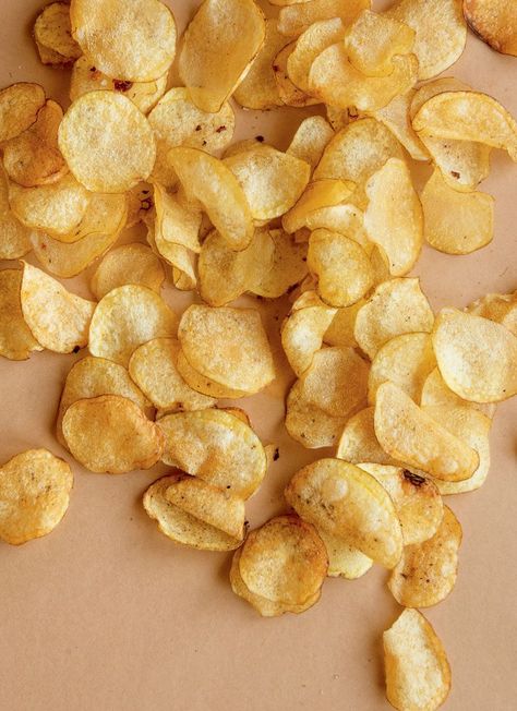 Airfryer Recept, Spicy Salt, Food Manufacturing, Fresh Potato, Potato Crisps, Banana Chips, Eat Lunch, Food Wallpaper, Potato Chips