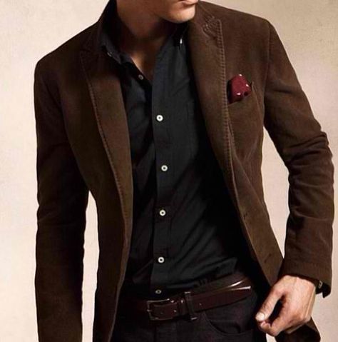 Dark brown blazer on black shirt. Mens Business Casual, Formal Dresses For Men, Outfit Chic, Brown Blazer, Kate Upton, Formal Outfits, Sharp Dressed Man, Business Casual Men, Brown Jacket