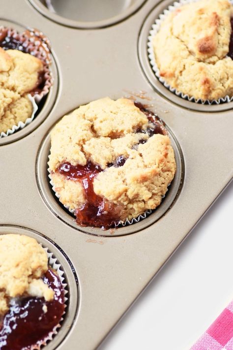 Peanut Butter & Jam (Jelly) Muffins Recipe. This is such a fun way to start the day or an easy after school snack. Make these muffins with easy ingredients that you might already have in your pantry! #peanutbutter #peanutbutterandjelly Jam Muffins, Jelly Muffins, Jif Peanut Butter, What Is Healthy Food, Peanut Butter Muffins, Peanut Butter Jelly, Peanut Butter Recipes, Muffin Tin, Good Healthy Recipes