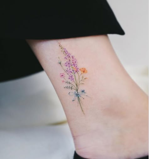 55 Beautiful Watercolor Tattoo Ideas - Inspirationfeed Femininity Tattoo, Tattoos For Women On Thigh, Korean Tattoo Artist, History Tattoos, Watercolor Tattoo Flower, Wildflower Tattoo, Shape Tattoo, Small Flower Tattoos, Disney Tattoo