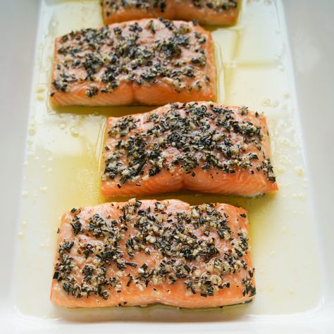 Herb Salmon Herb Salmon Recipes, Rosemary Salmon, Salmon Fillet Recipes, Herb Salmon, Fresh Salmon, Seared Salmon, Garlic Olive Oil, Herb Seasoning, Roasted Salmon