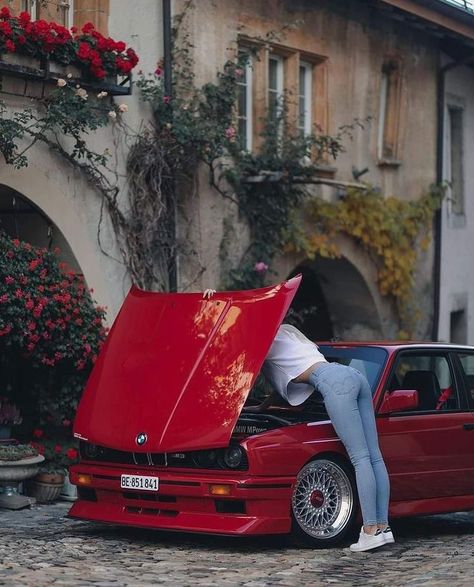 Bmw Girl, Bmw Art, Bavarian Motor Works, Bmw Wallpapers, Bmw Alpina, Foto Poses, Automotive Photography, Bmw E30, Car Culture