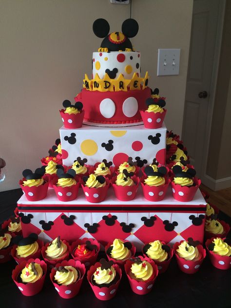 Mickey Mouse first birthday cake Mickey Mouse First Birthday Cake, Birthday Cake Mickey Mouse, Cake Mickey Mouse, Mickey Birthday Cakes, Γενέθλια Mickey Mouse, Mickey First Birthday, Mickey 1st Birthdays, Mickey Mouse Birthday Cake, Mickey Mouse Themed Birthday Party