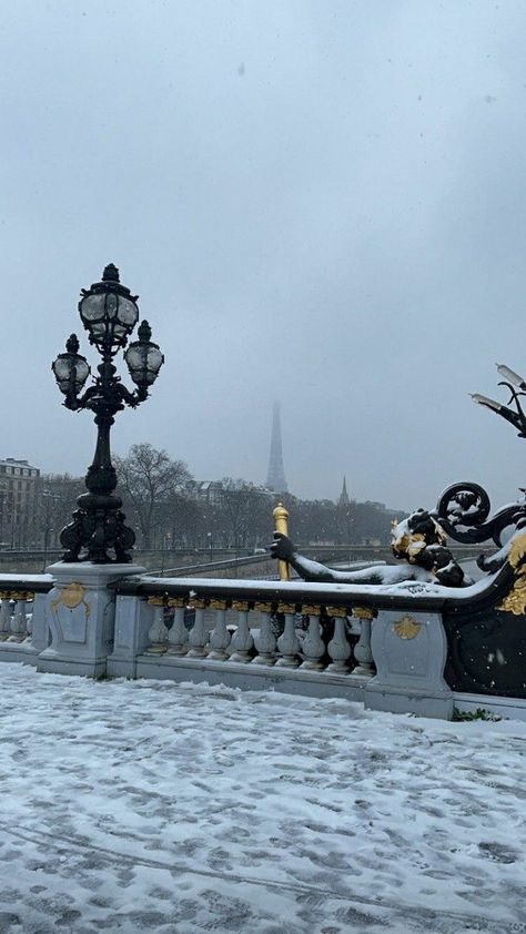 Paris In December, Paris Winter, Paris Vibes, Winter Princess, Parisian Vibes, Paris Aesthetic, Living In Paris, Winter Pictures, Winter Wonder