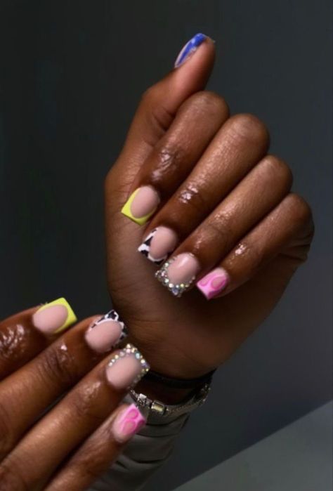 Short Baddie Nails Acrylic, Shorties Acrylic Nails Square, Short Set Acrylic Nails, Different Design On Each Nail, Pink Acrylic Nails Short, Exotic Short Nails, Dope Short Nail Designs, Short Freestyle Nails, Acrylic Nails Short Square