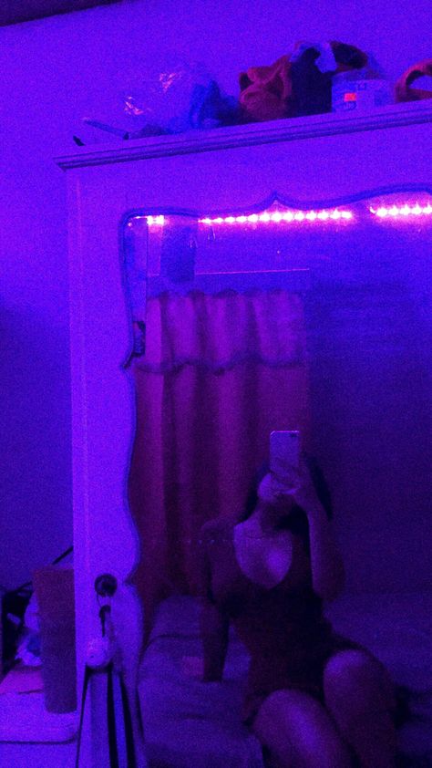 Led Thigh Pics With Led Lights, Girls Snaps, Purple Led Lights, Instagram Profile Picture Ideas, Wattpad Covers, Foto Ideas Instagram, Bras And Panties, Photo Instagram, Cute Pink