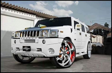 High White Hummer, Hummer Car, Toyota Car Models, Hammer Car, Hummer Truck, Big Cars, Bmw Scrambler, Hummer Cars, Hummer H1