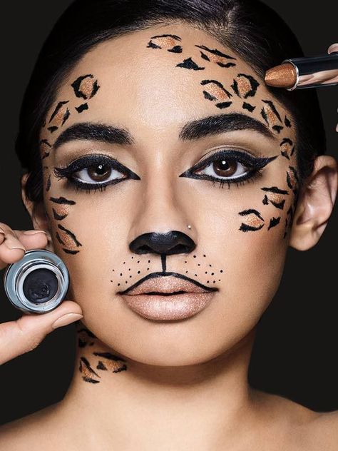 Wildcat Face Paint, Cat Face Makeup, Cat Makeup Tutorial, Cheetah Makeup, Cat Halloween Makeup, Leopard Halloween, Leopard Makeup, Halloween Make-up Looks, Gold Lipstick