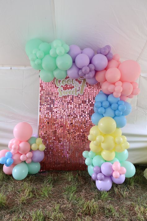 Pink shimmery wall pastel balloon garland Pastel Birthday Decorations, Pastel Balloon Garland, Birthday Backdrops, Pastel Birthday, Pastel Balloons, Pink Pastel, Birthday Backdrop, Balloon Garland, Birthday Decorations