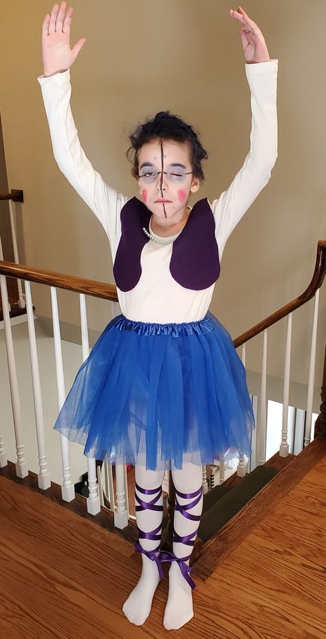 My homemade attempt at Ballora, from FNAF sister location Ballora Costume, Fnaf Halloween Costumes, Fnaf Ballora, Fnaf Costumes, Fnaf Cosplays, Fnaf Costume, Ballora Fnaf, Fnaf Cosplay, Fnaf Sister Location