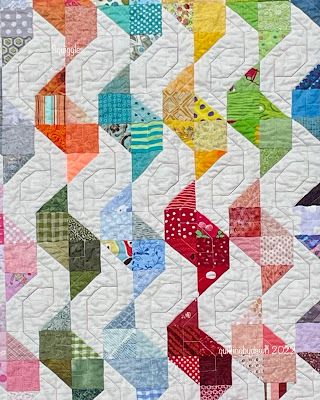 College Quilts Ideas, Hst Quilt Patterns, Rainbow Quilts, Half Square Triangle Quilts Pattern, Quick Quilts, Triangle Quilt Pattern, Triangle Quilts, Kaleidoscope Quilt, Scrappy Quilt Patterns