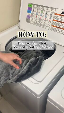 Are you tired of unpleasant odors lingering in your fabrics? In this step-by-step tutorial, I'll show you how to remove smells and soften fabric naturally using just two simple household ingredients. Homemade Cleaning Recipes, Washing Machine Drum, Homemade Cleaning Products, Laundry Hacks, Cleaning Recipes, Hacks Diy, Simple Life Hacks, Green Cleaning, Diy Homemade