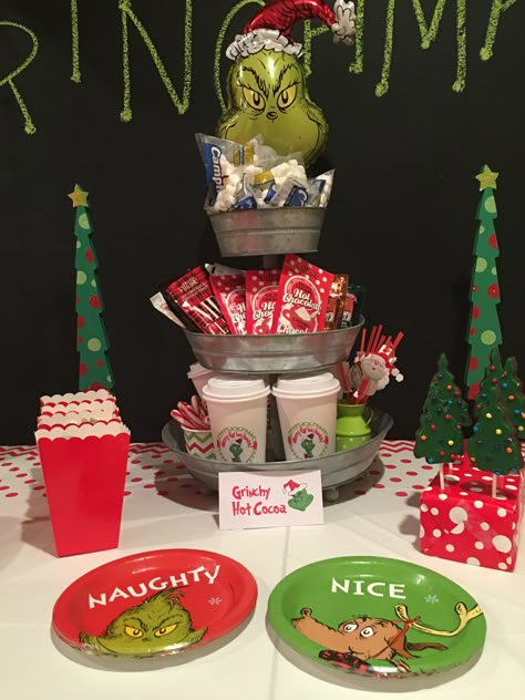 Grinch Coffee Bar Ideas, Grinch Hot Chocolate Bar, Grinch Hot Cocoa Bar, Grinch Themed Food, Grinch Hot Cocoa, Grinch Christmas Party Ideas, Grinch Theme Christmas, Christmas Grinch Party, Grinch Movie Night