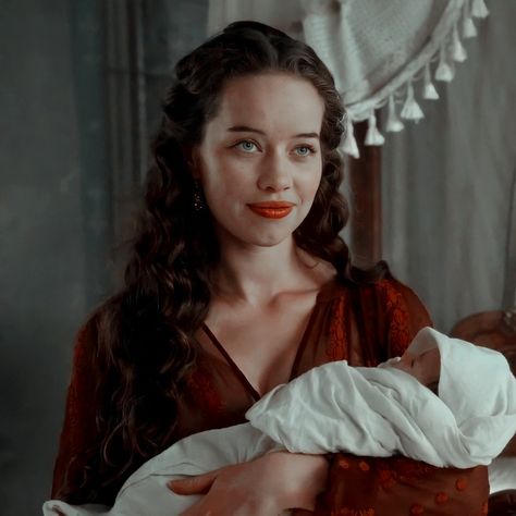 Anna Popplewell Reign, Lola Reign, Hyacinth Bridgerton, Reign Hairstyles, Reign Cast, Narnia Cast, Susan Pevensie, Anna Popplewell, Reign Dresses