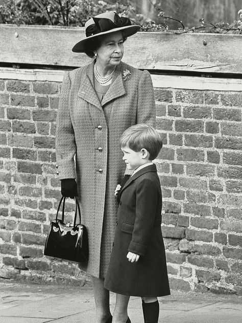 Pictures Of Queen Elizabeth, Rainha Elizabeth Ii, Prinz Harry, Reine Elizabeth, Principe Harry, Elisabeth Ii, Isabel Ii, Royal Life, Princess Eugenie