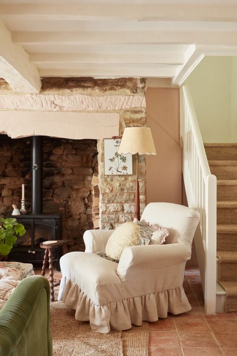 Cotswold Cottage Interior, Cotswold Cottage, Country Cottage Interiors, Cottage Interior Design, Cotswolds Cottage, Inglenook Fireplace, English Country Style, Tiny Cottage, Cottage Interior