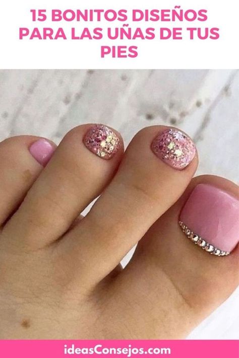 El diseño de las uñas es un complemento perfecto para cualquier mujer, desde figuras hechas con pintauñas hasta piedras preciosas que den un toque de brillo hermoso. Pedicure Rosa, Nail Pops, Toe Nail Designs, Toe Nails, Stylish Nails, Makeup Nails, Ideas Para, Manicure, Nail Designs