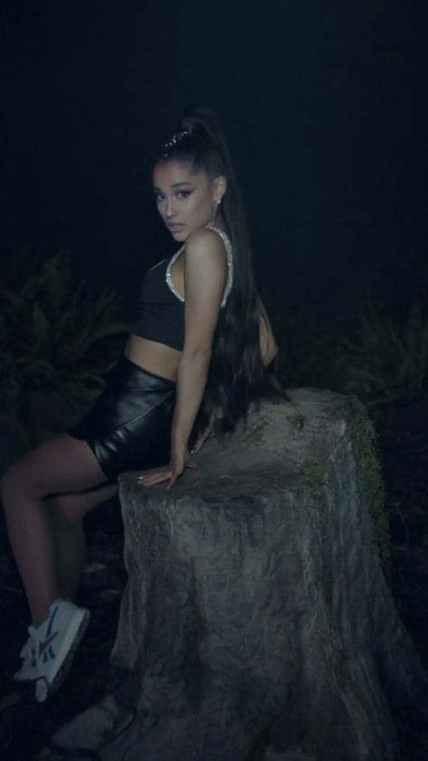 The light is coming! 😉 Ariana Music, Ariana Grande Music Videos, The Light Is Coming, Sam & Cat, Ariana Grande Sweetener, Ariana Grande Outfits, Ariana Grande Wallpaper, Ariana Grande Photoshoot, Ariana Grande Photos